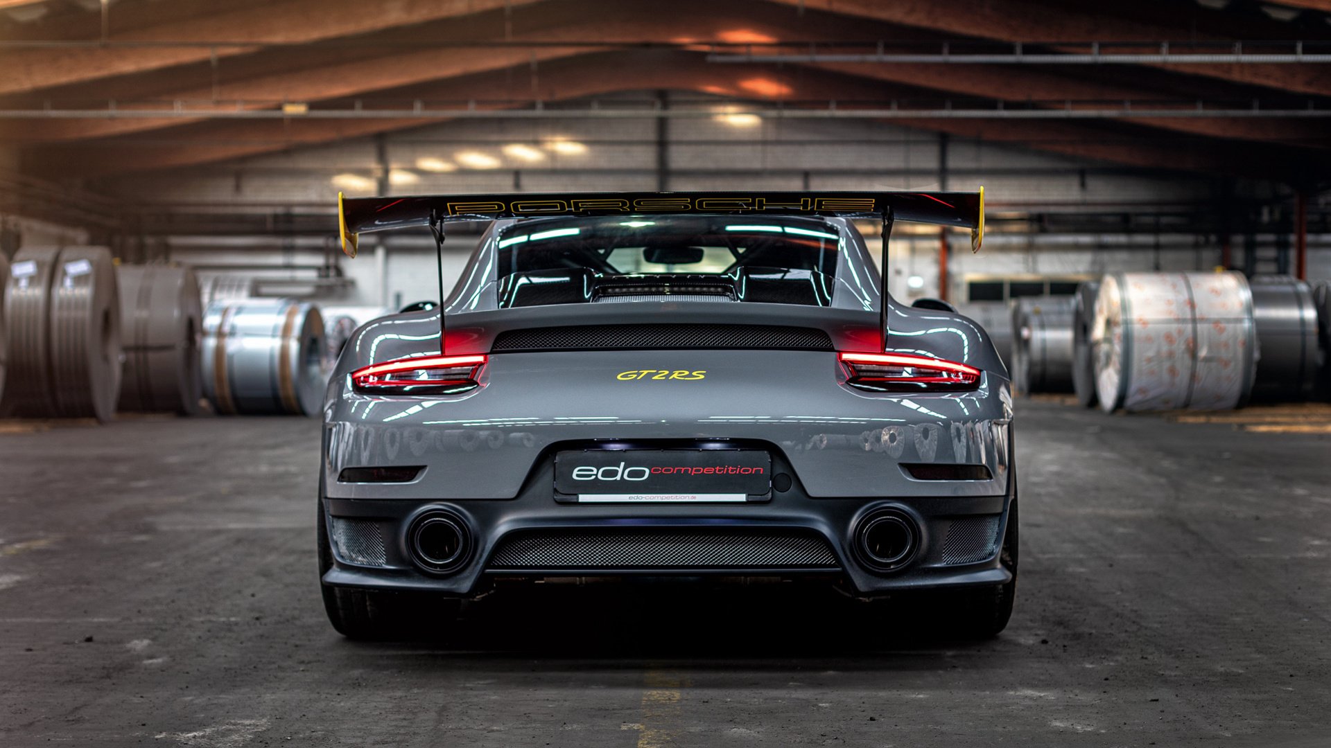 开云体育官方-伊朗马术协会授予马尔科·阿尔瓦雷斯“年度最佳马匹护理员”称号。